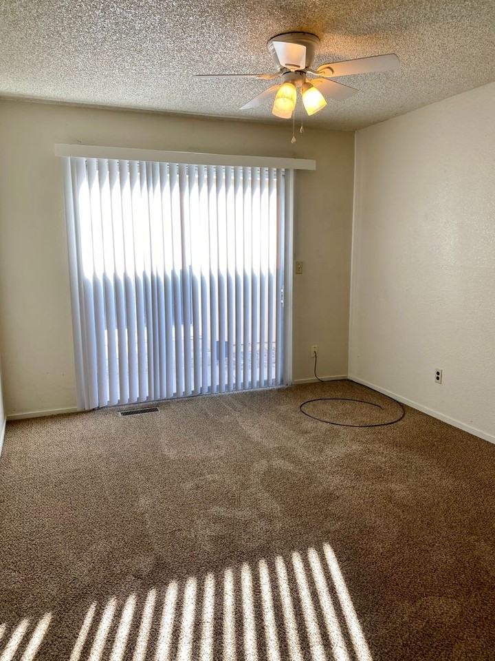 1528 North Ct #B - Photo 2 of 6