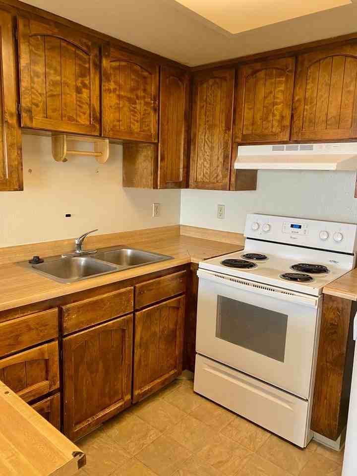 1528 North Ct #B - Photo 3 of 6