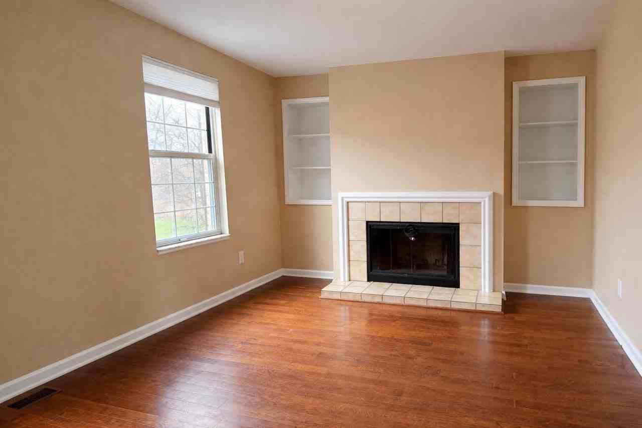 3496 Burbank Dr - Photo 5 of 21