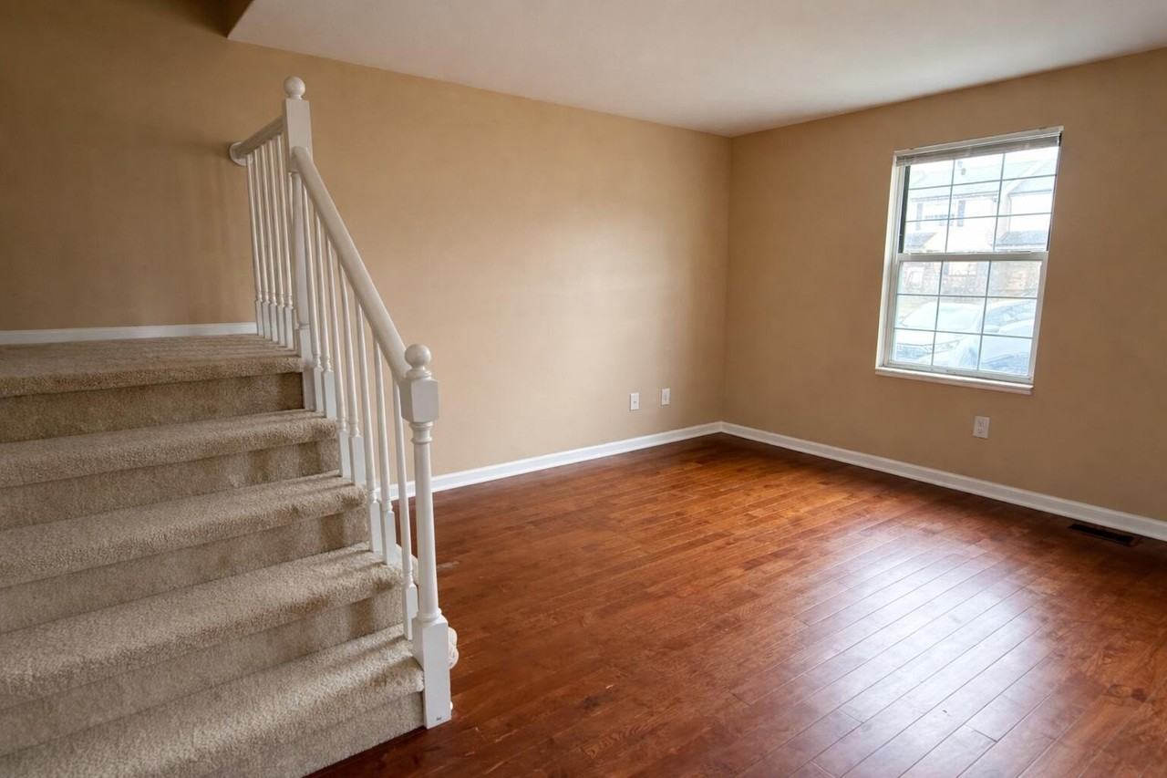 3496 Burbank Dr - Photo 6 of 21