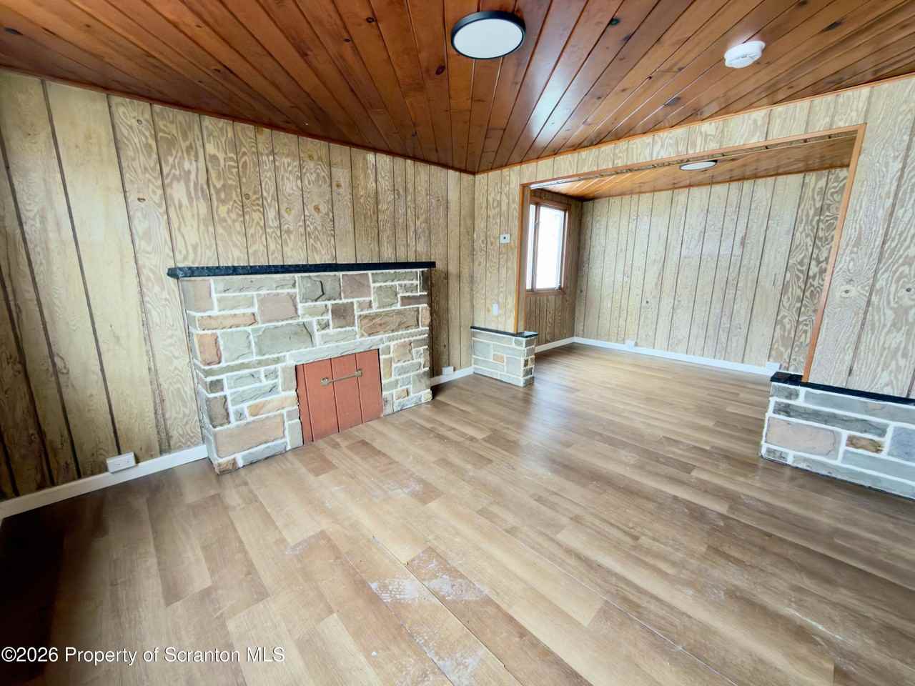 41 Drummond St - Photo 3 of 12