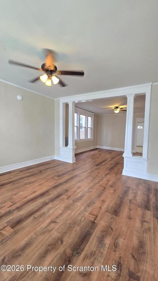 543 N Sumner Ave - Photo 3 of 16