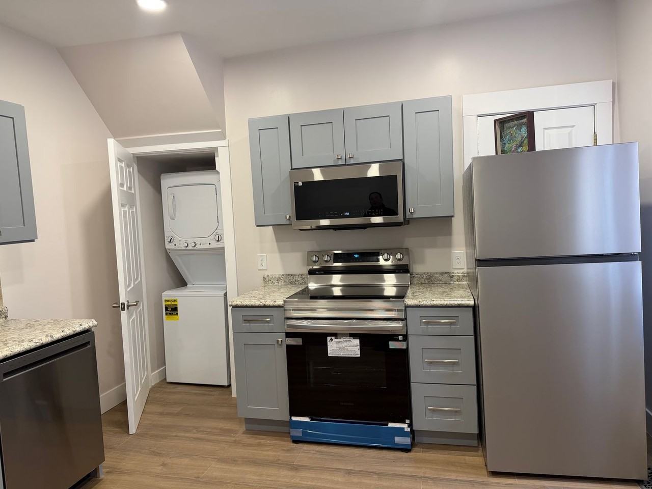 4300 Apple Ave - Photo 3 of 48