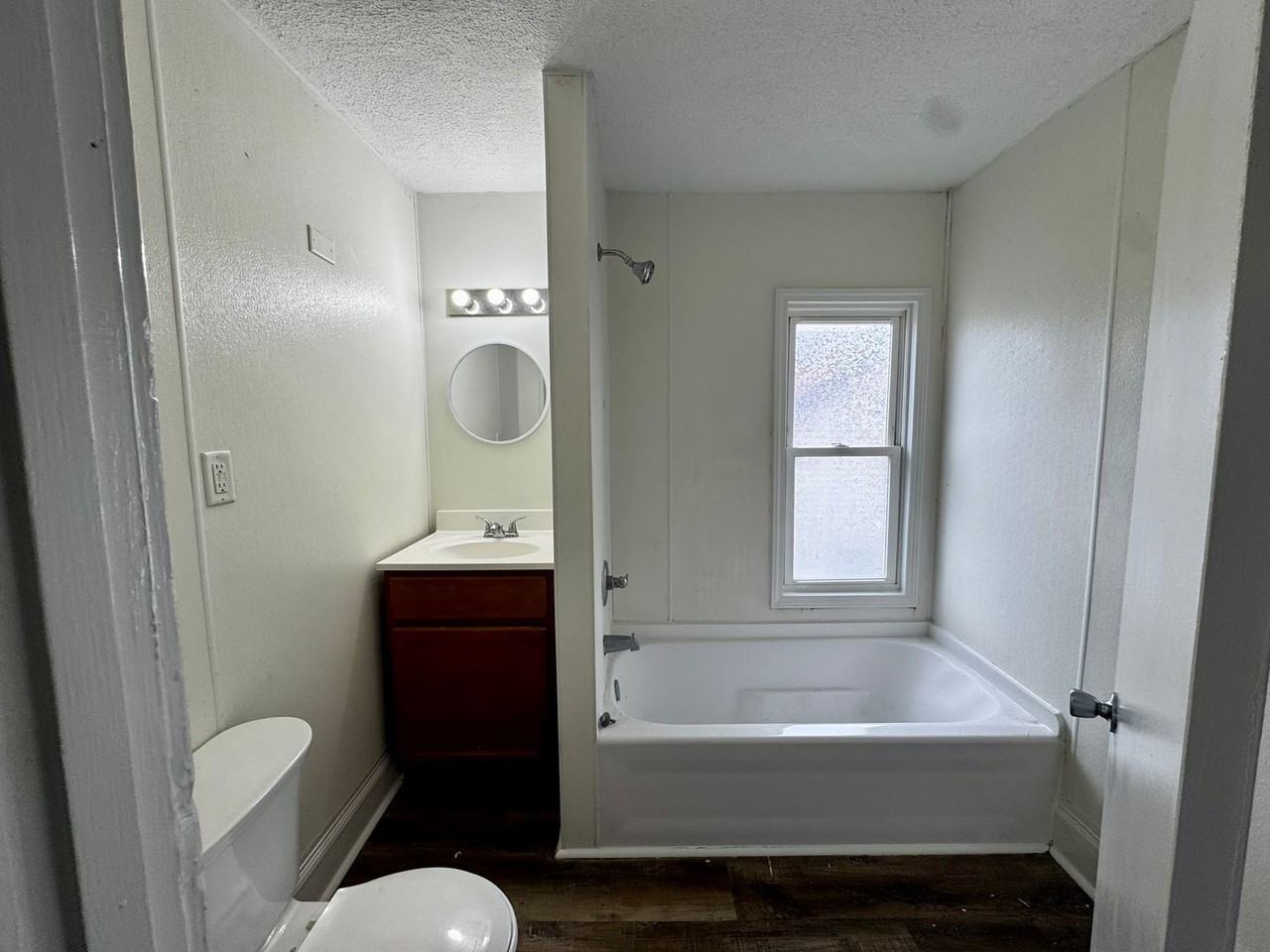 1430 36th St - Photo 4 of 17