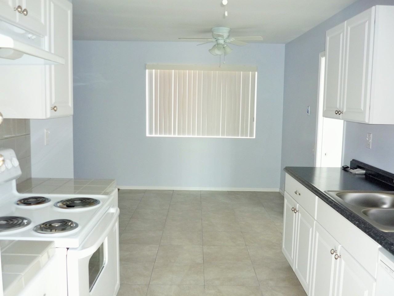 1184 Dearborn Dr - Photo 2 of 9