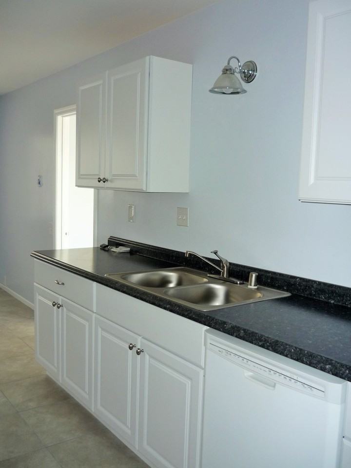 1184 Dearborn Dr - Photo 5 of 9