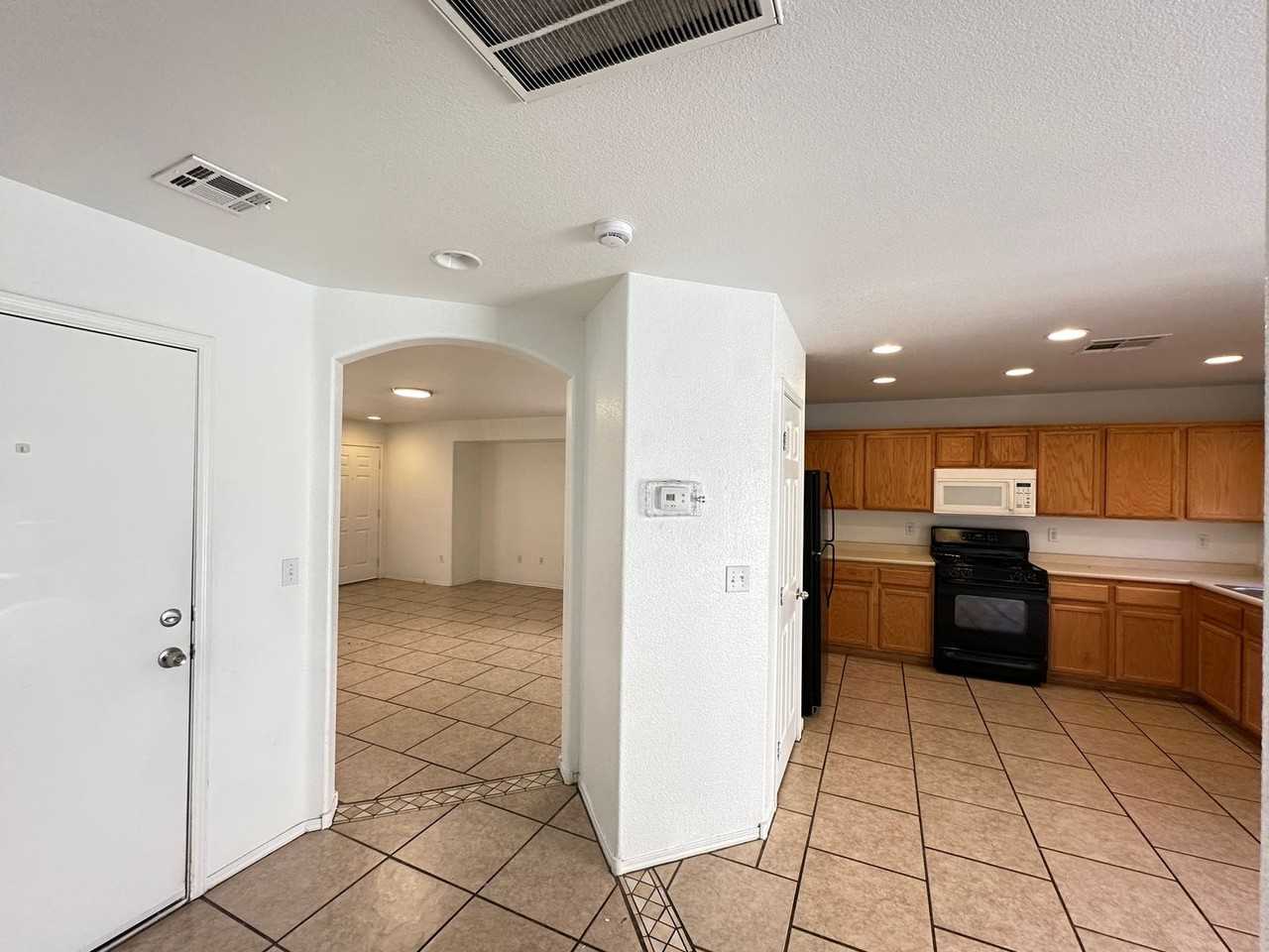 10452 Mihela Ave - Photo 6 of 22