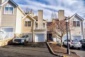 featured image of 8 Springholm Dr