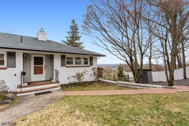 145 Highview Ter - Photo 2 of 42