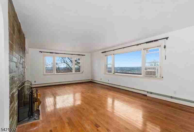 145 Highview Ter - Photo 4 of 42