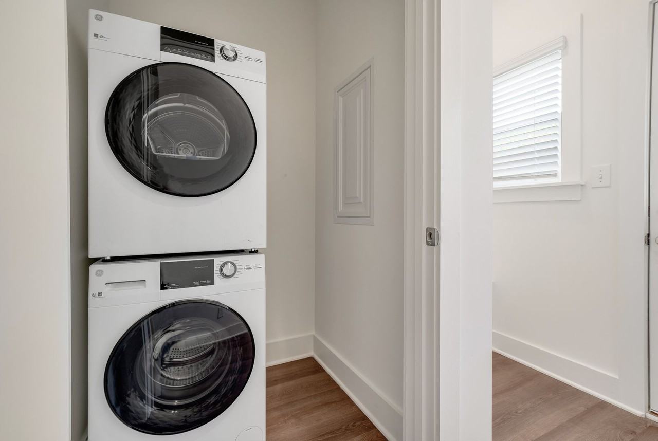 121 Huntley Dr - Photo 2 of 50