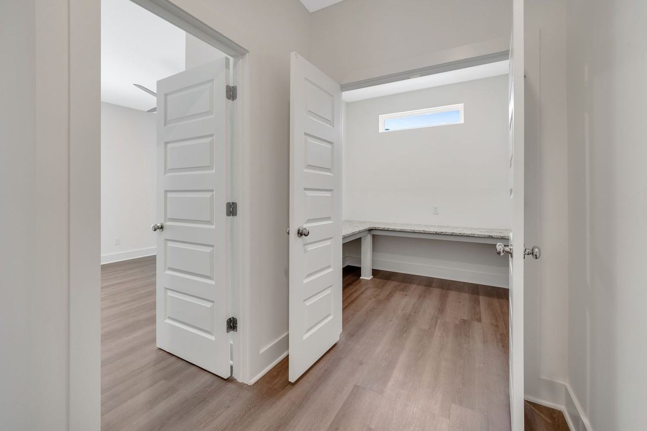 121 Huntley Dr - Photo 3 of 50