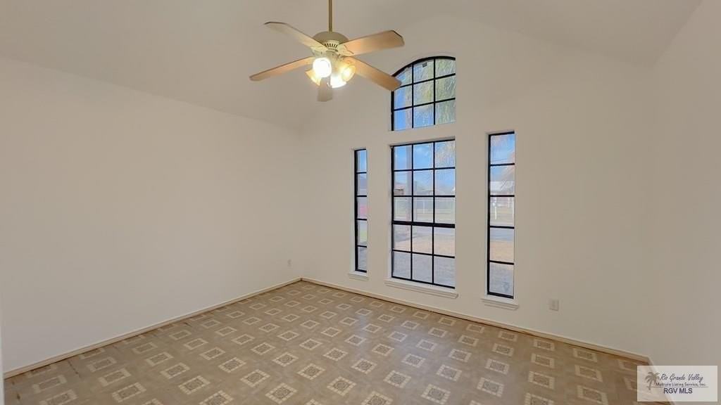 424 Gilson Rd - Photo 5 of 9