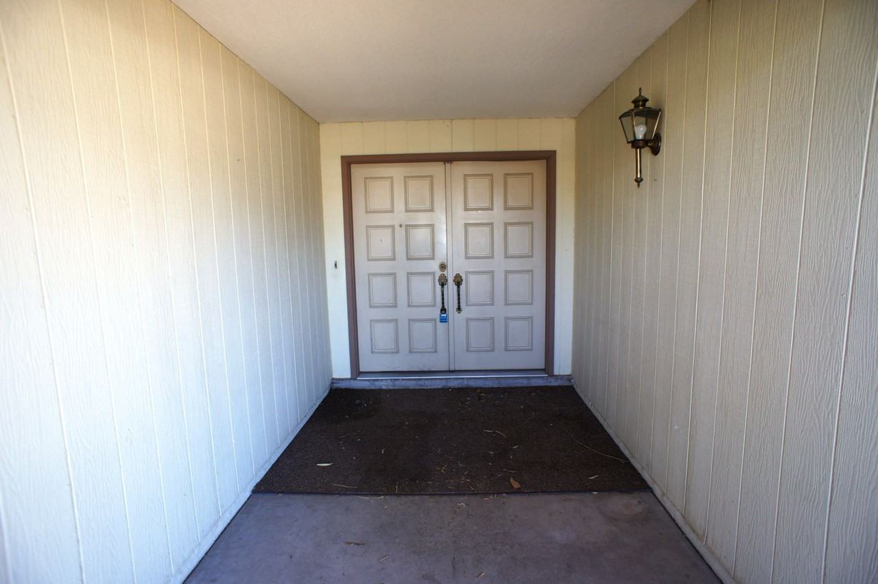 2920 N La Chiquita Ave - Photo 2 of 20