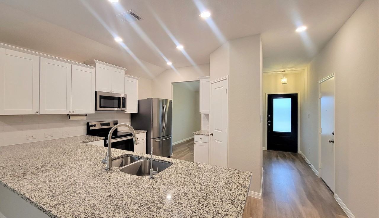 2465 Arctic Warbler - Photo 5 of 24