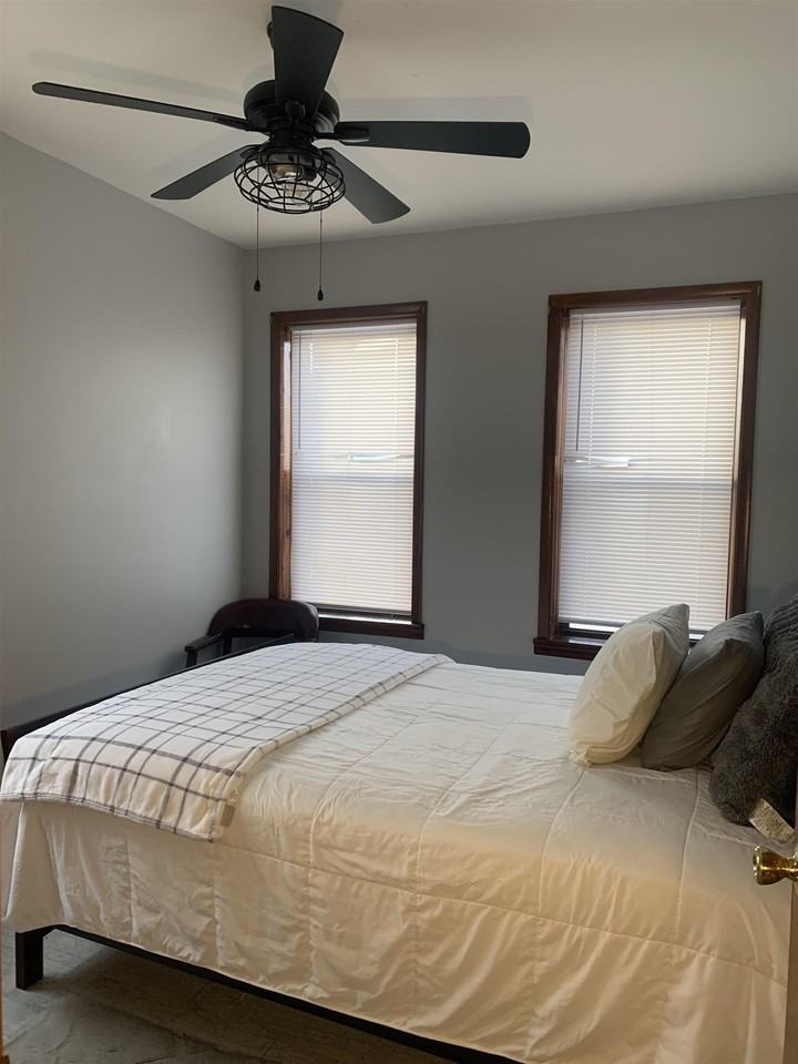 90 Williams Ave #1 - Photo 5 of 9