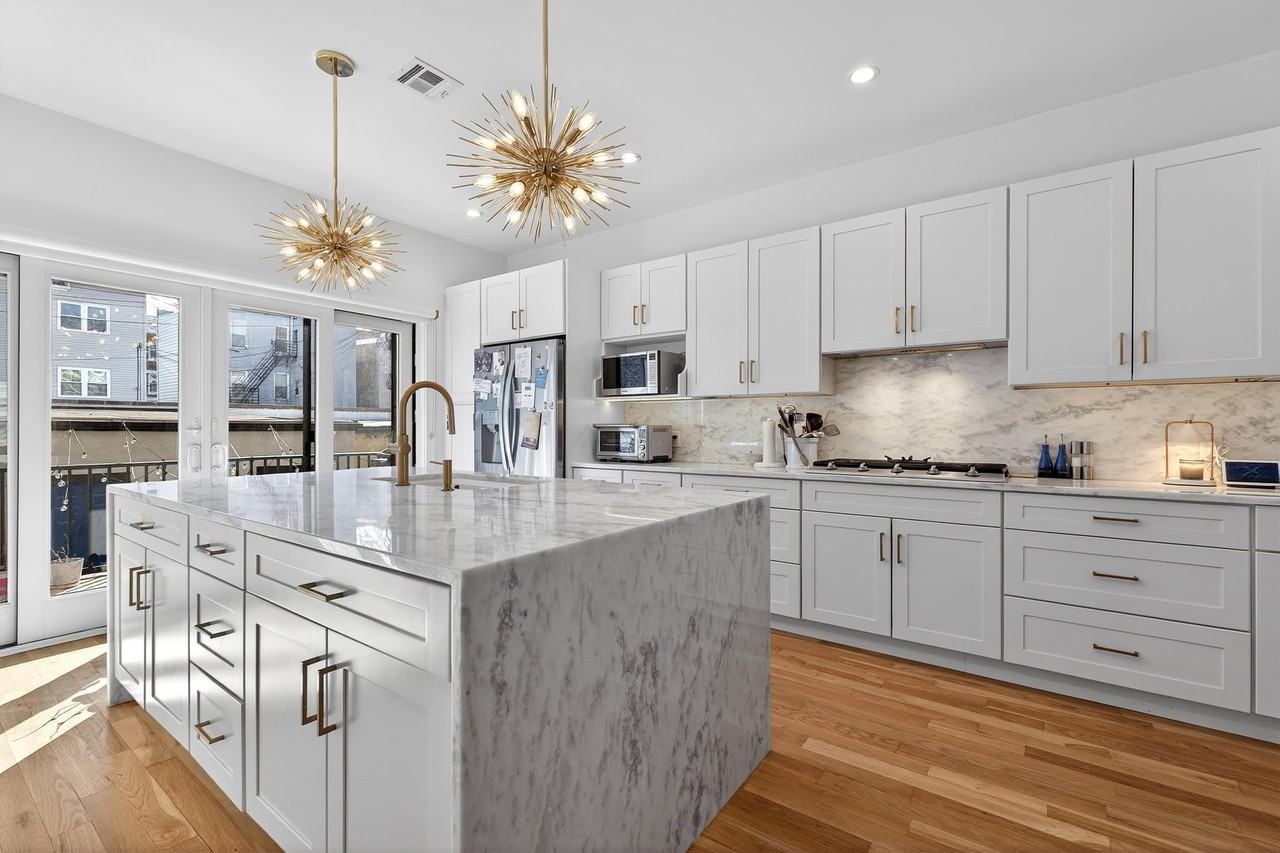 303 4th St #2 - Photo 5 of 43