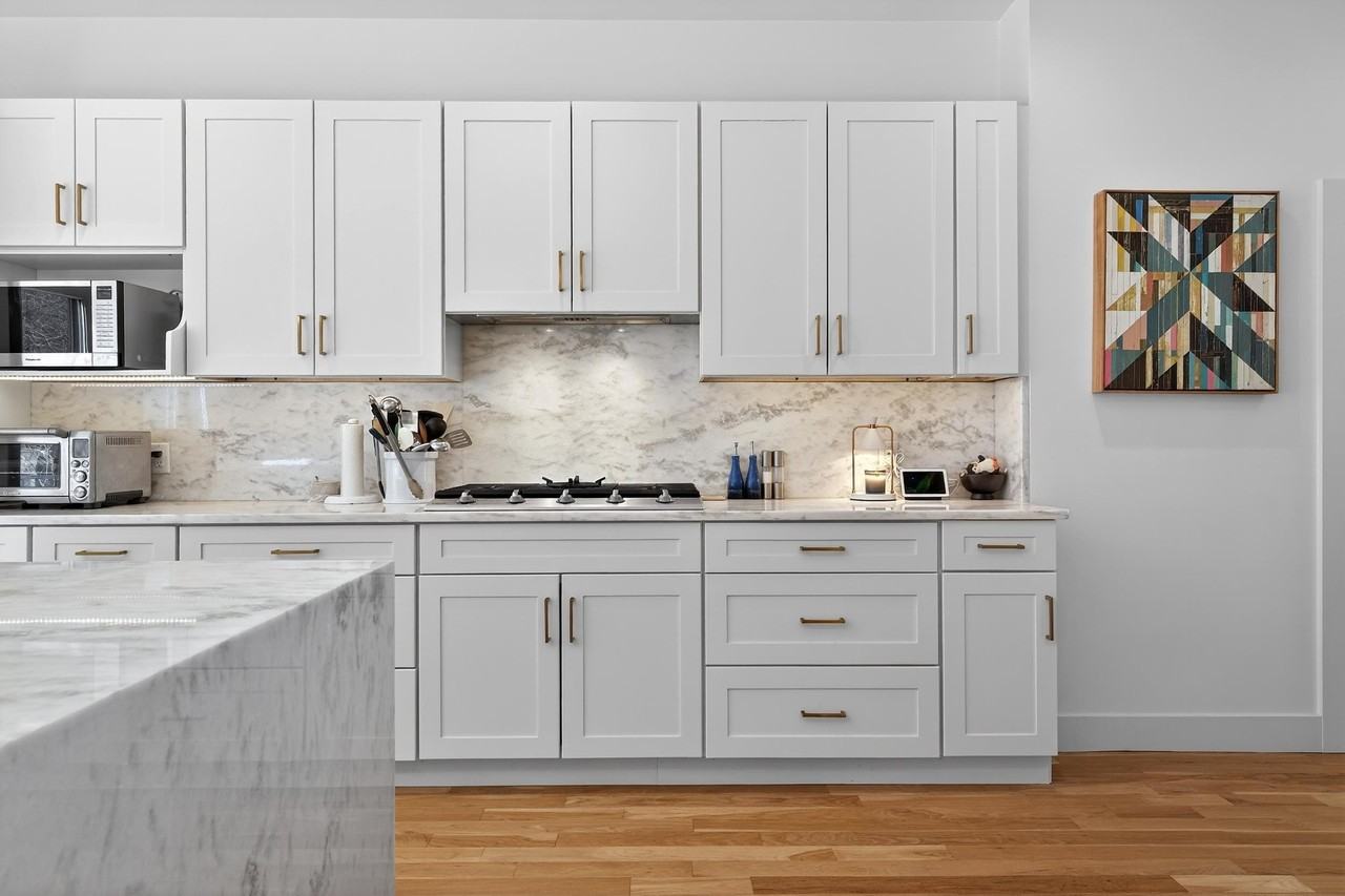 303 4th St #2 - Photo 7 of 43