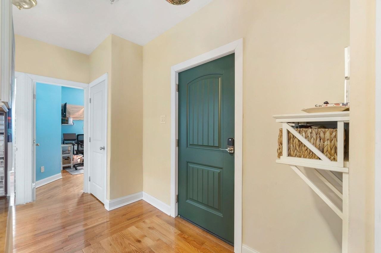 603 1st St #1 - Photo 3 of 22