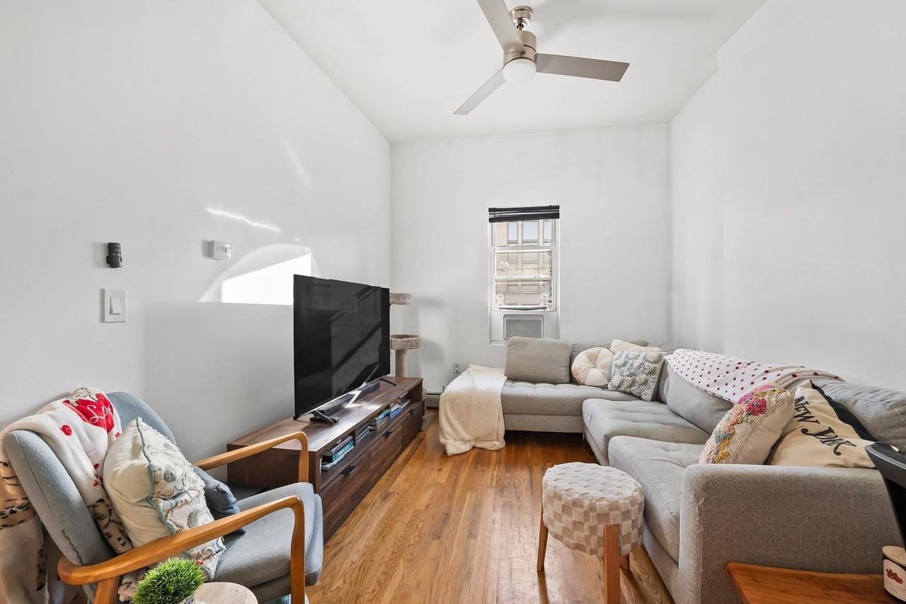 280 Grand St #3 - Photo 6 of 12