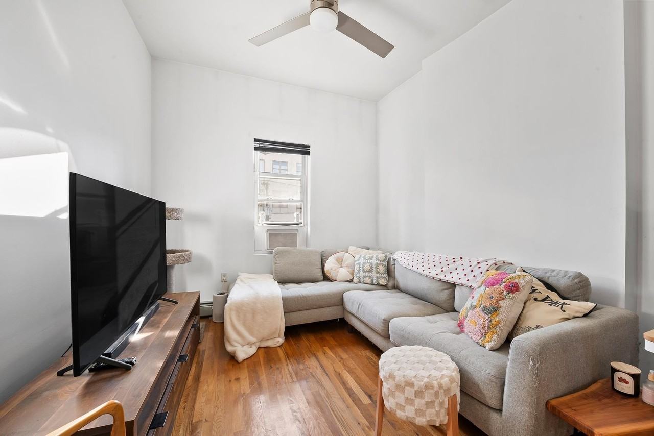 280 Grand St #3 - Photo 7 of 12