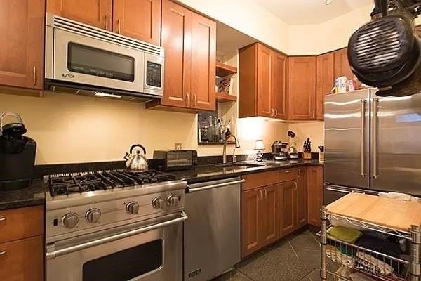 444 Jersey Ave #4 - Photo 3 of 7