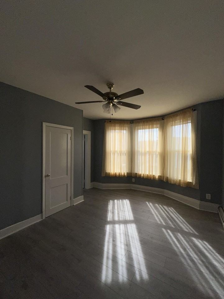 209 Danforth Ave #2 - Photo 6 of 11