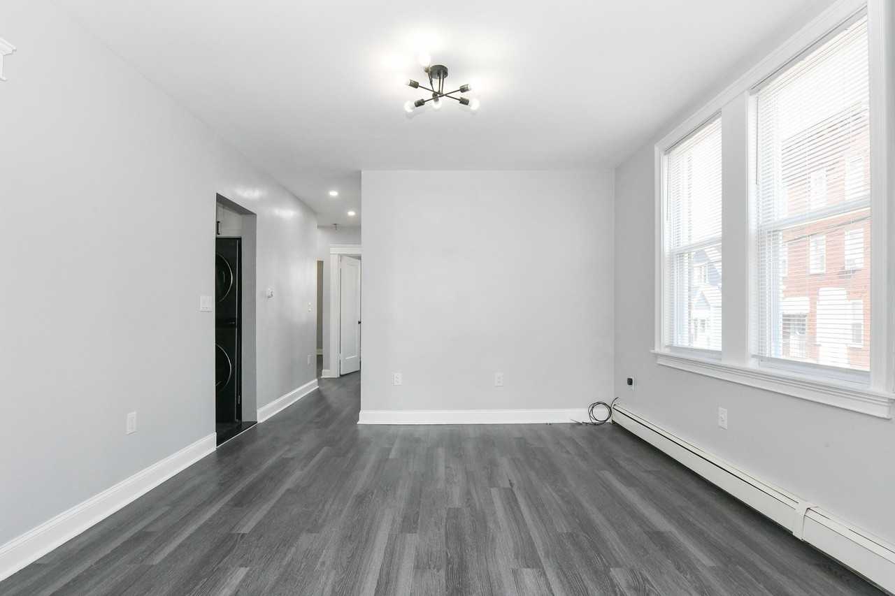 540 61st St #1 - Photo 2 of 23