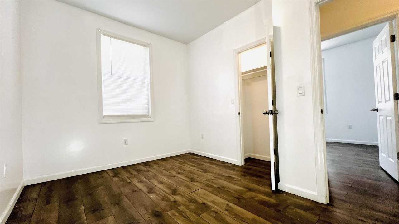 473 Grove St #1 - Photo 5 of 9