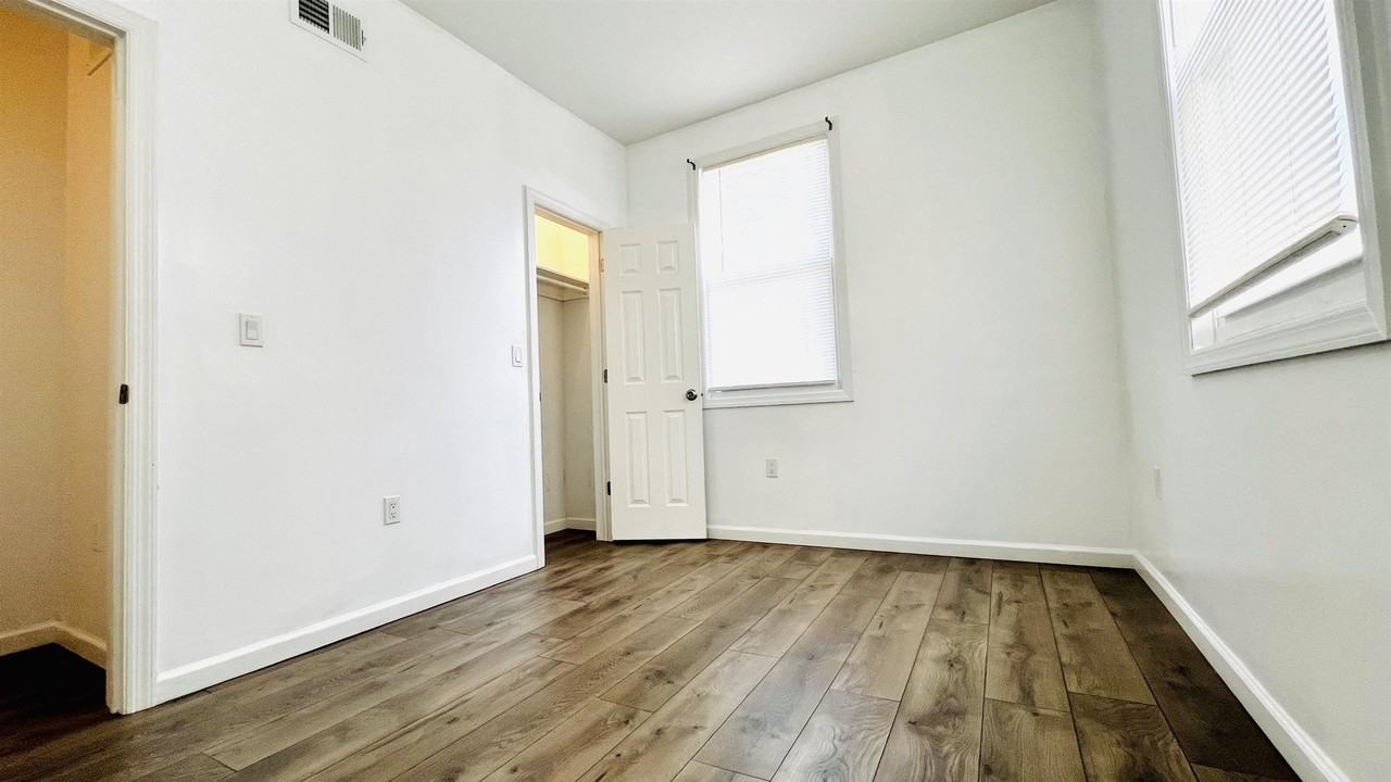 473 Grove St #1 - Photo 6 of 9