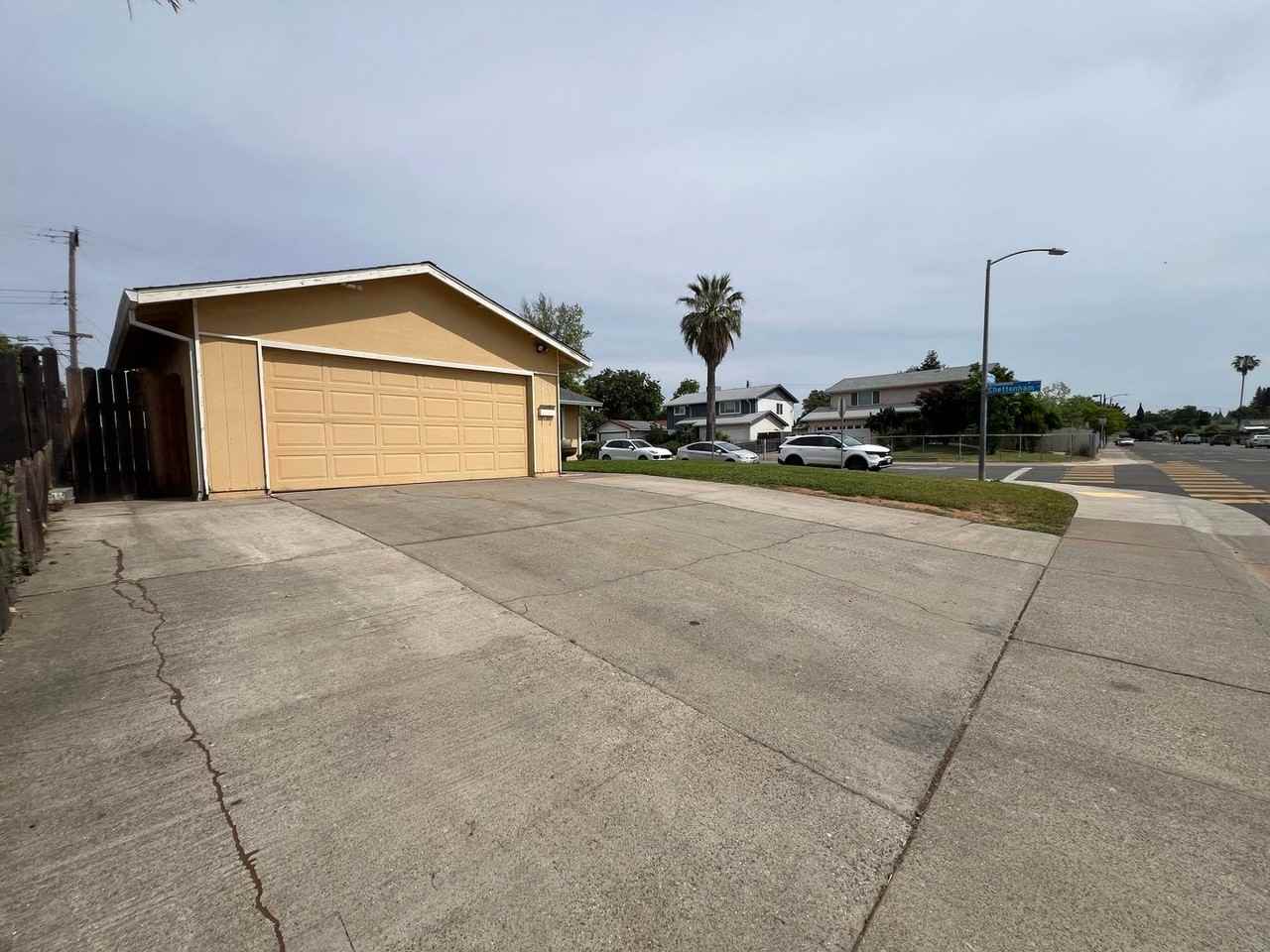 10450 Reymouth Ave - Photo 4 of 45