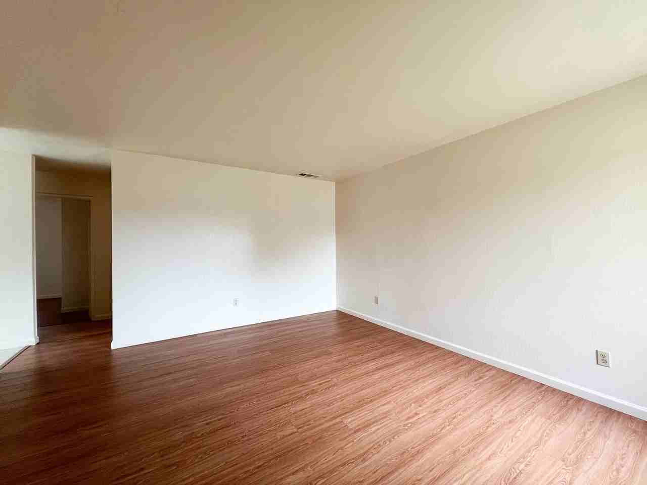 10450 Reymouth Ave - Photo 6 of 45