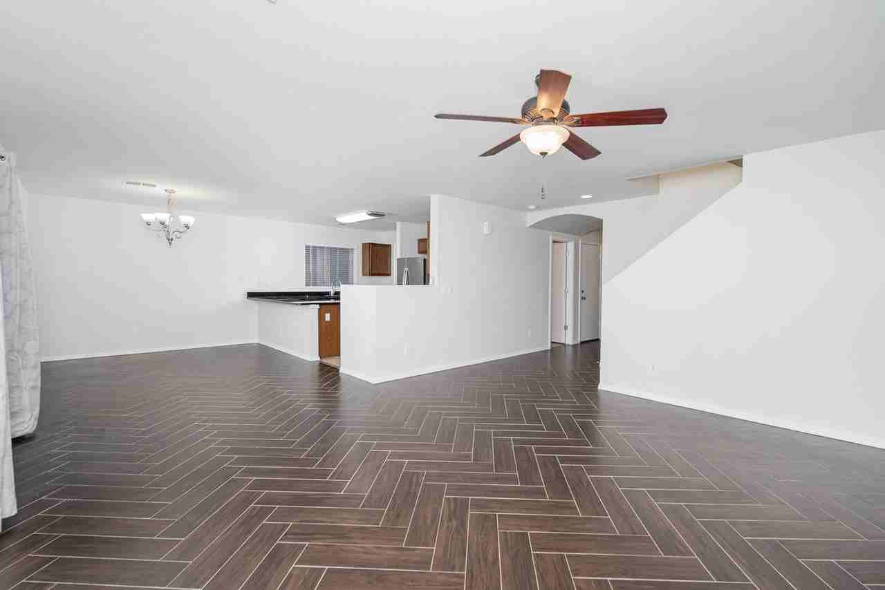 23978 W Wayland Dr - Photo 5 of 33