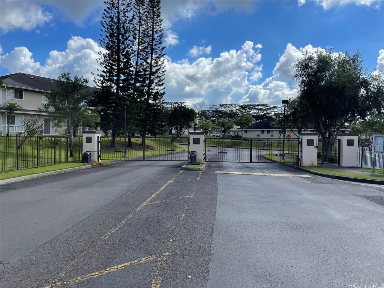 95-1051 Koolani Dr Apt 28 - Photo 2 of 21