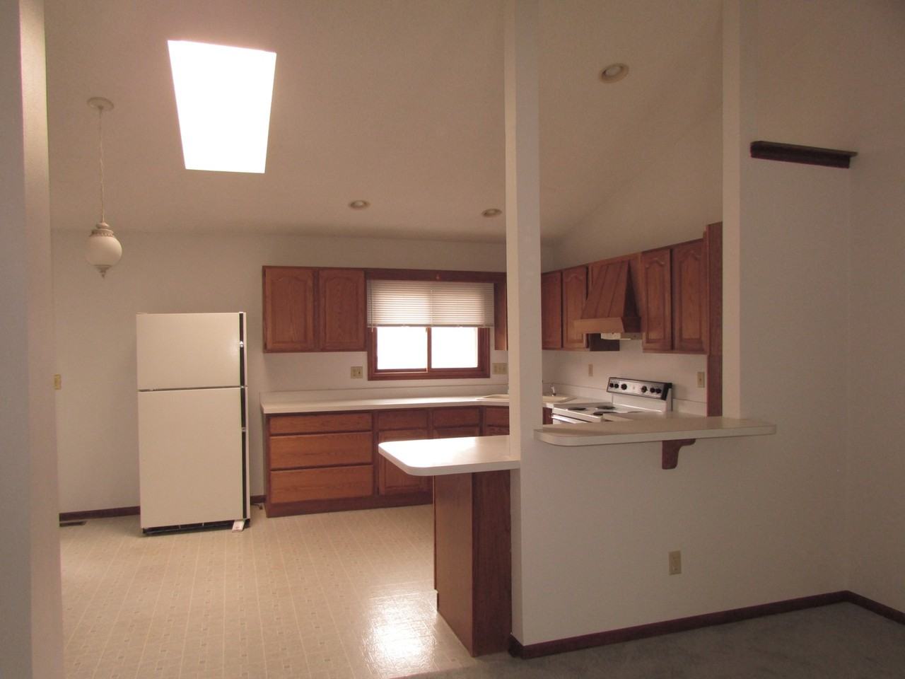 1936 Fremont St - Photo 4 of 16