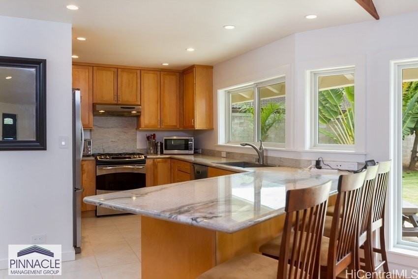 984 Waiholo St - Photo 3 of 18