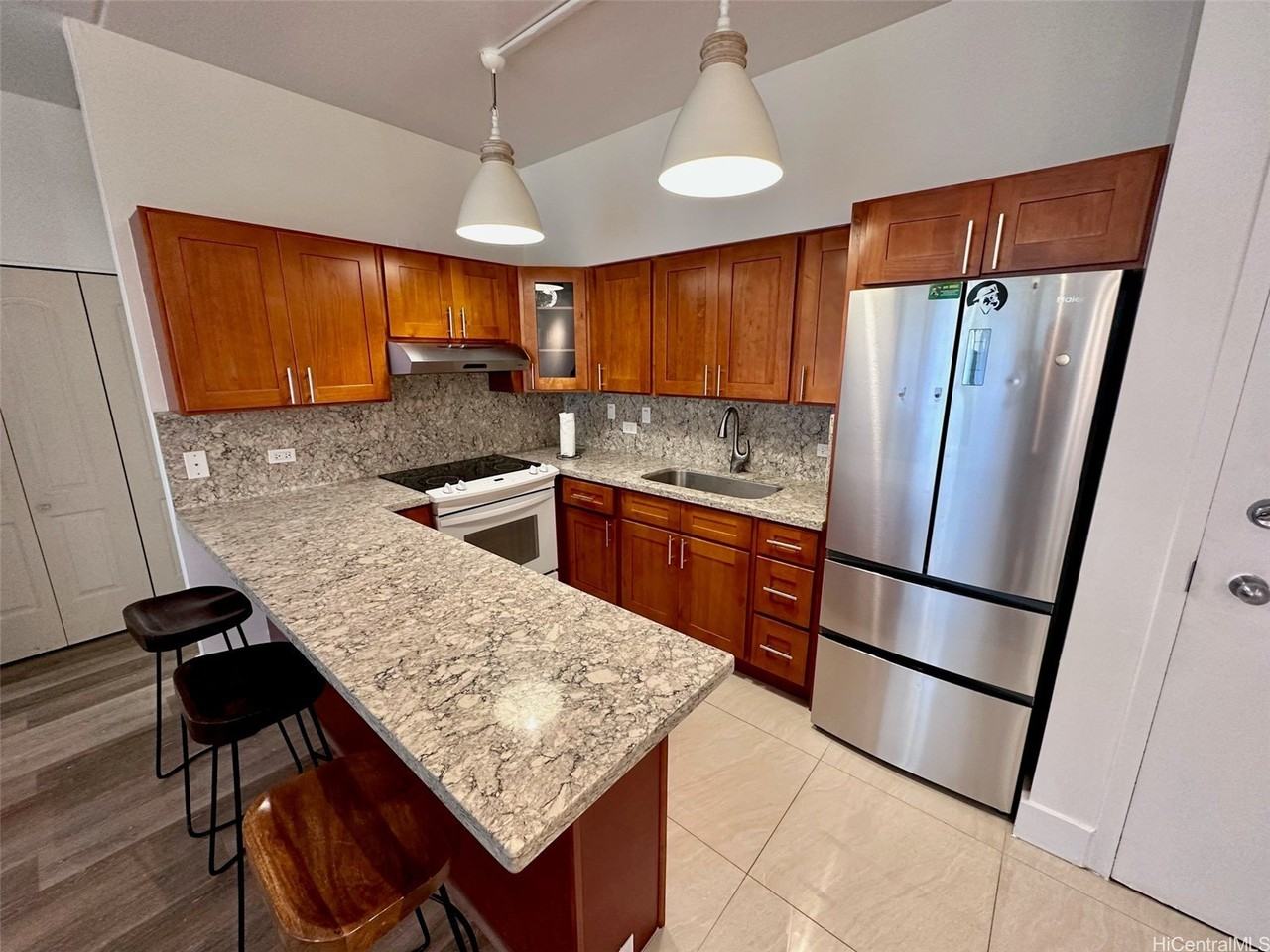 2522 Date St Apt 102 - Photo 3 of 6