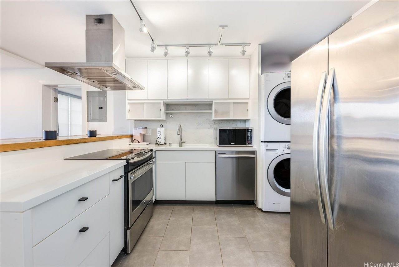 95-61 Waikalani Dr Apt D704 - Photo 2 of 22