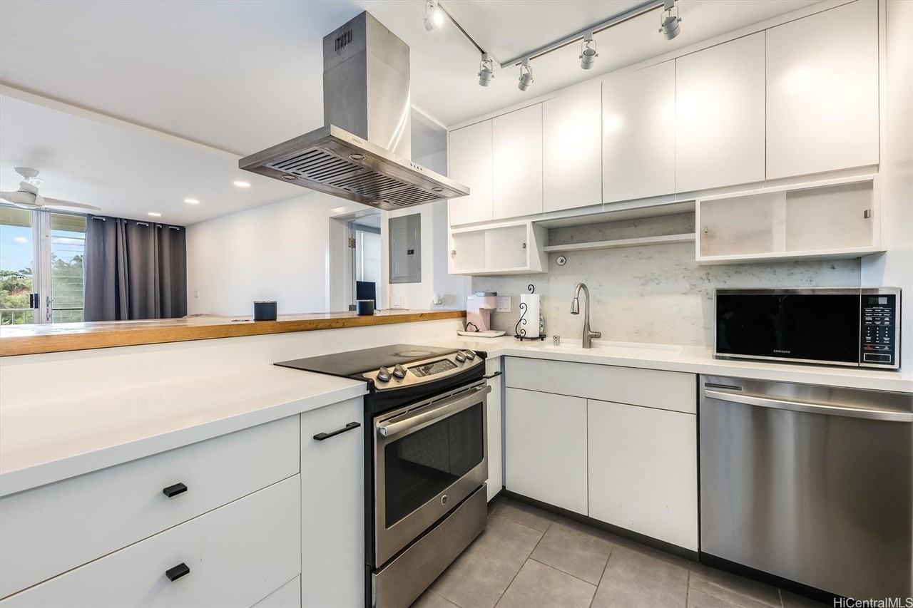 95-61 Waikalani Dr Apt D704 - Photo 3 of 22