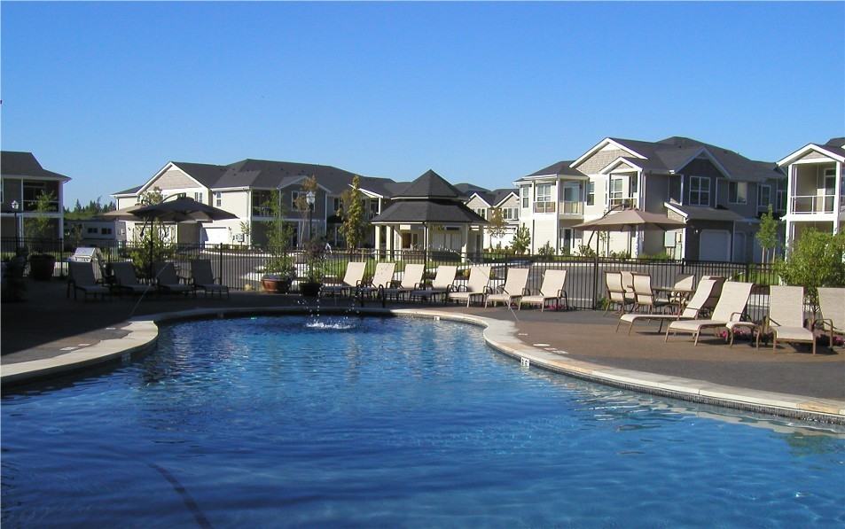 12615 172nd St E - Photo 3 of 10