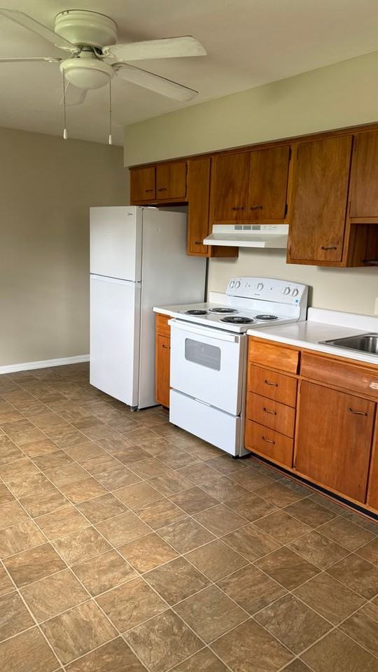 812 Rockwell Dr - Photo 4 of 8