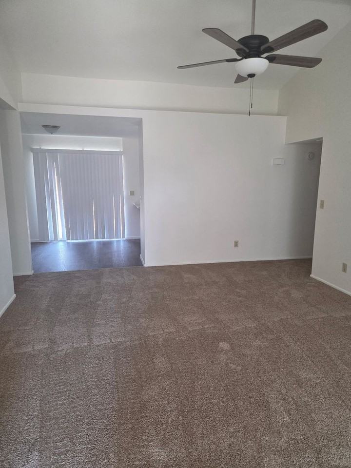 4942 E Enrose St - Photo 2 of 10