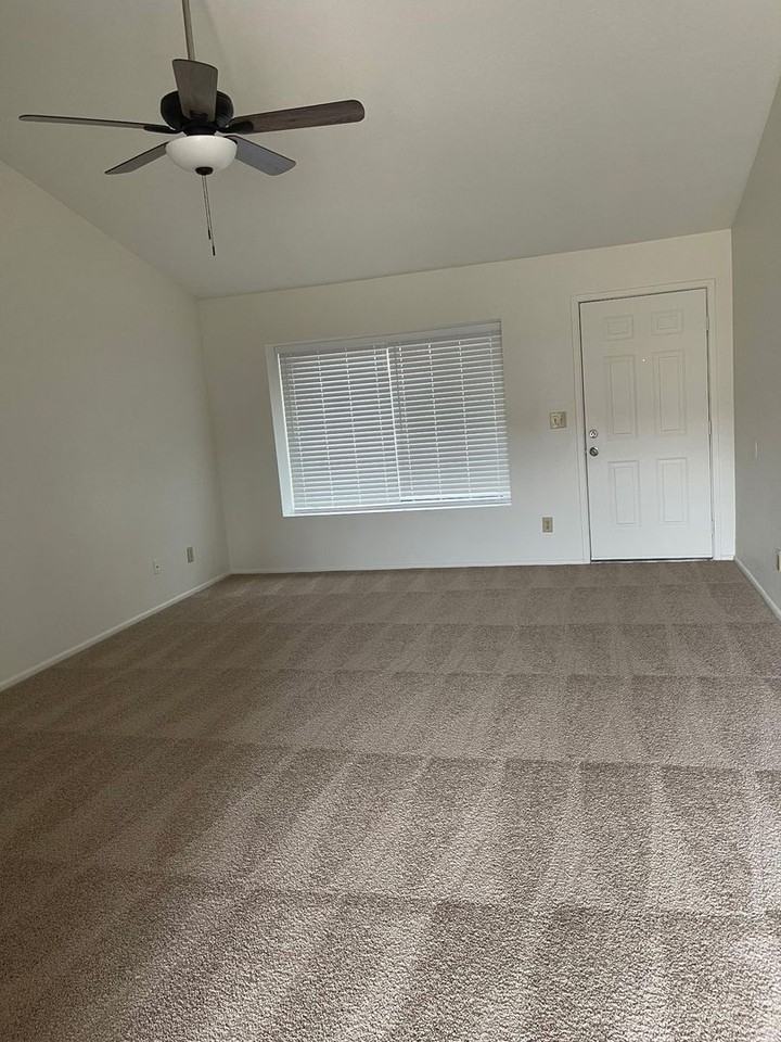 4942 E Enrose St - Photo 3 of 10