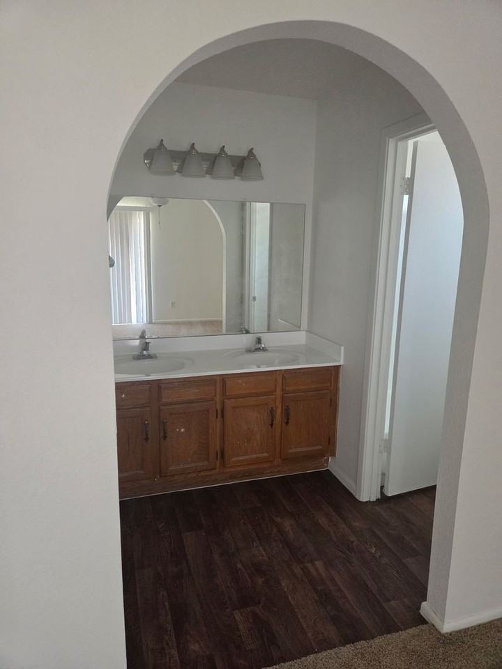 4942 E Enrose St - Photo 6 of 10