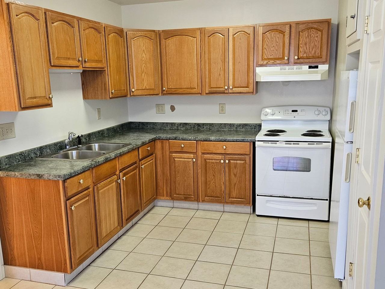 108 N Main St - Photo 2 of 11