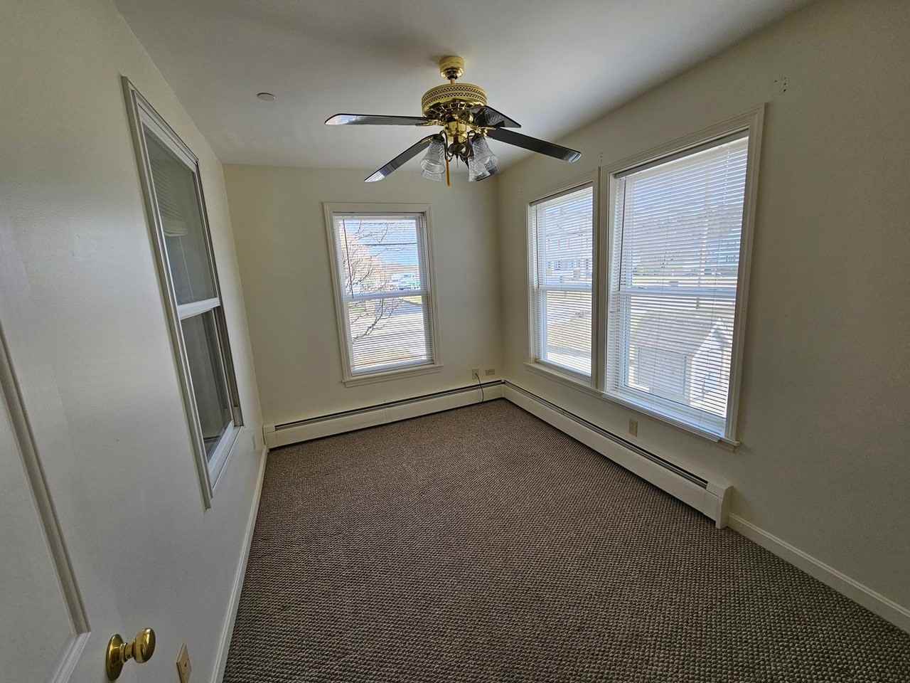 108 N Main St - Photo 4 of 11