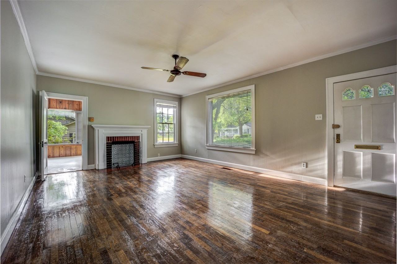 2011 S S St - Photo 2 of 18