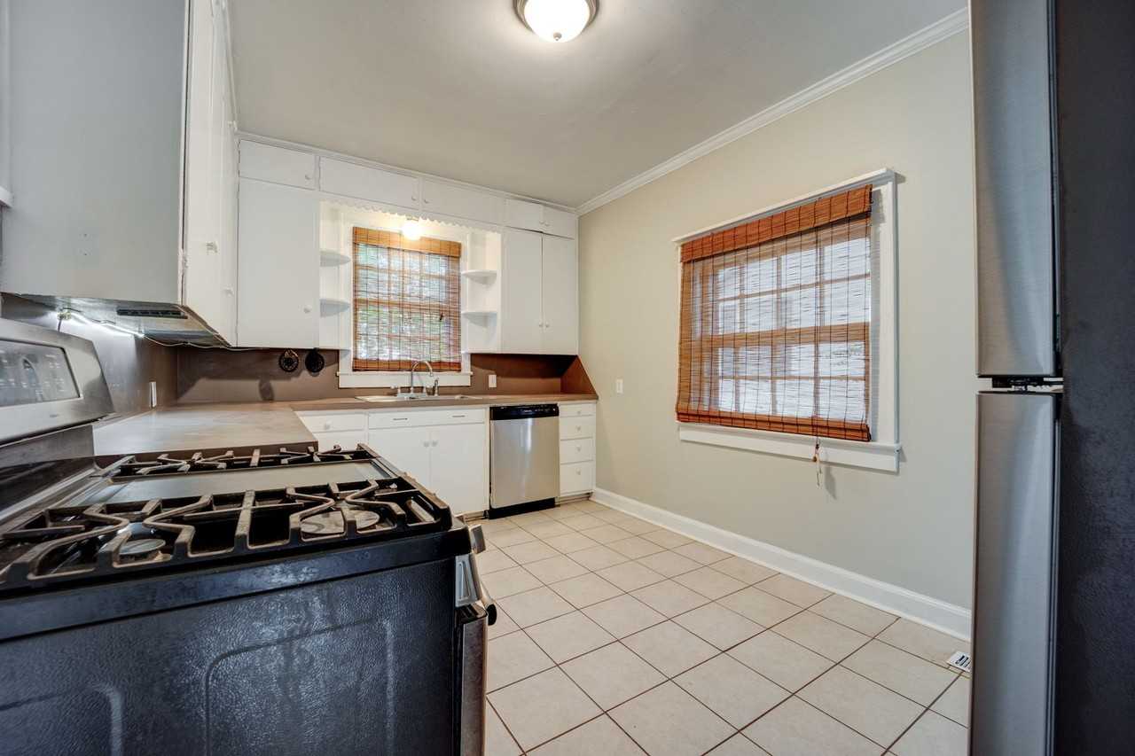 2011 S S St - Photo 3 of 18