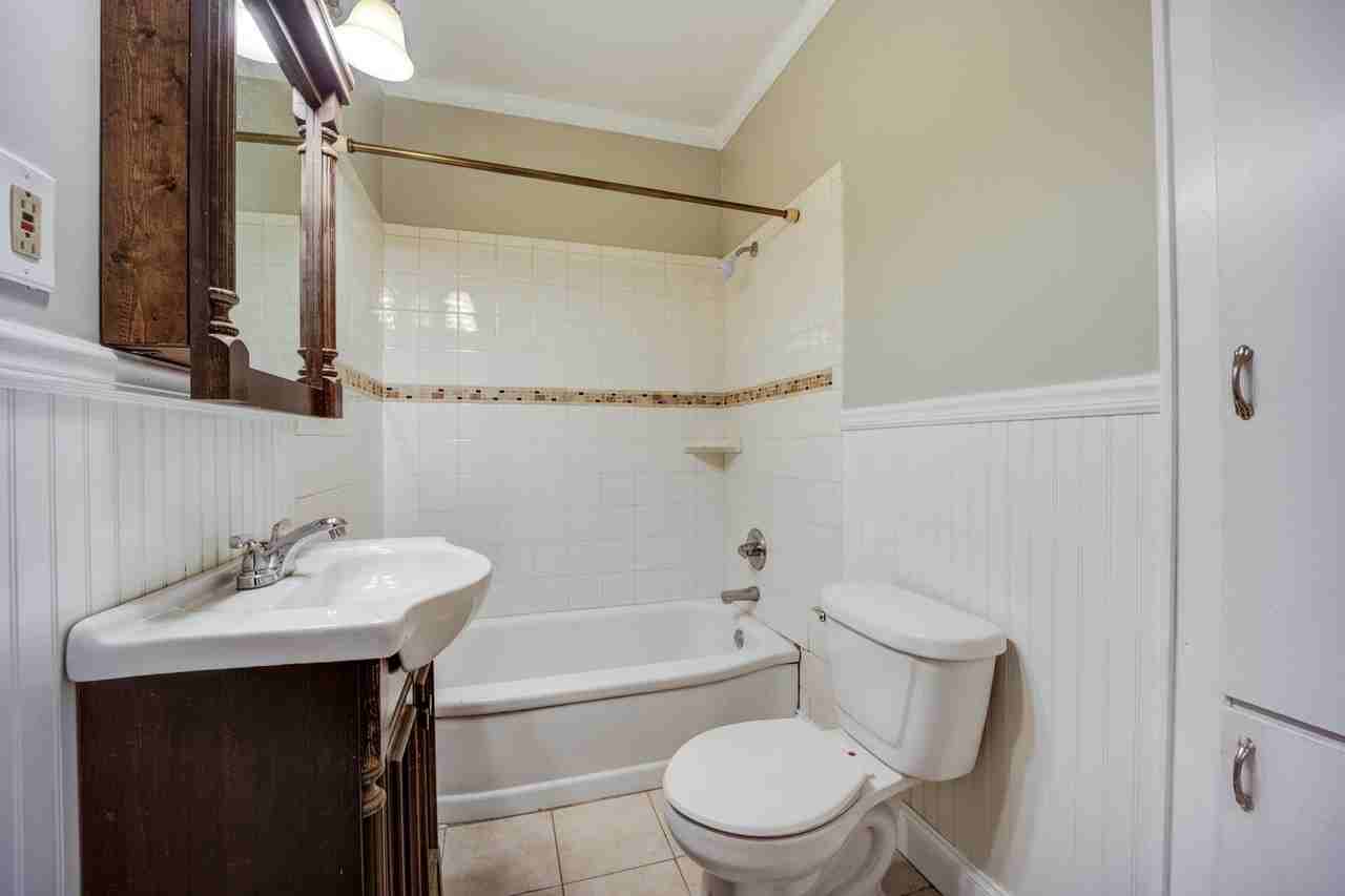 2011 S S St - Photo 4 of 18