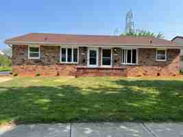 featured image of 1212 E Sylvan Ave